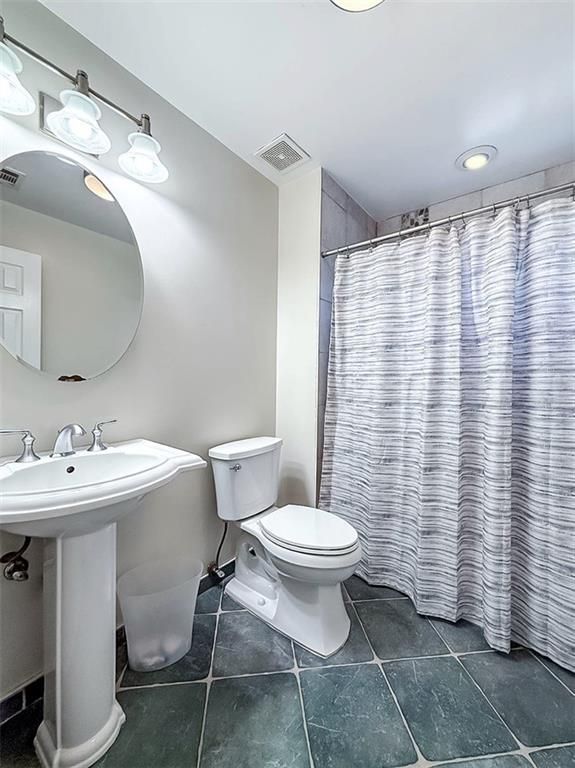 Bathroom, Interior, Recessed Lighting