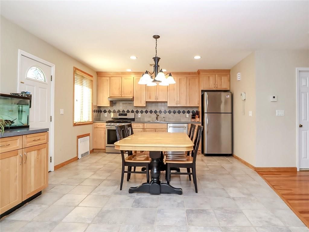 Dining room, Interior, Kitchen, Recessed Lighting, Stainless Steel Appliances