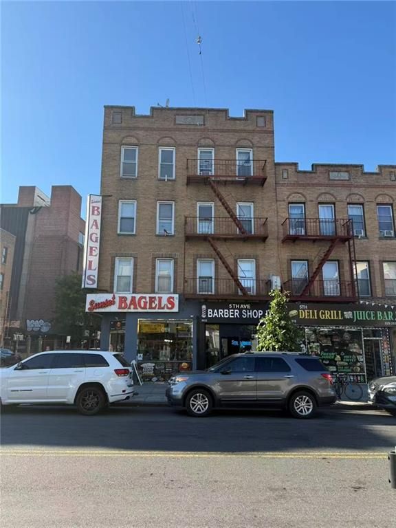 Exterior, Facade, Condo Building