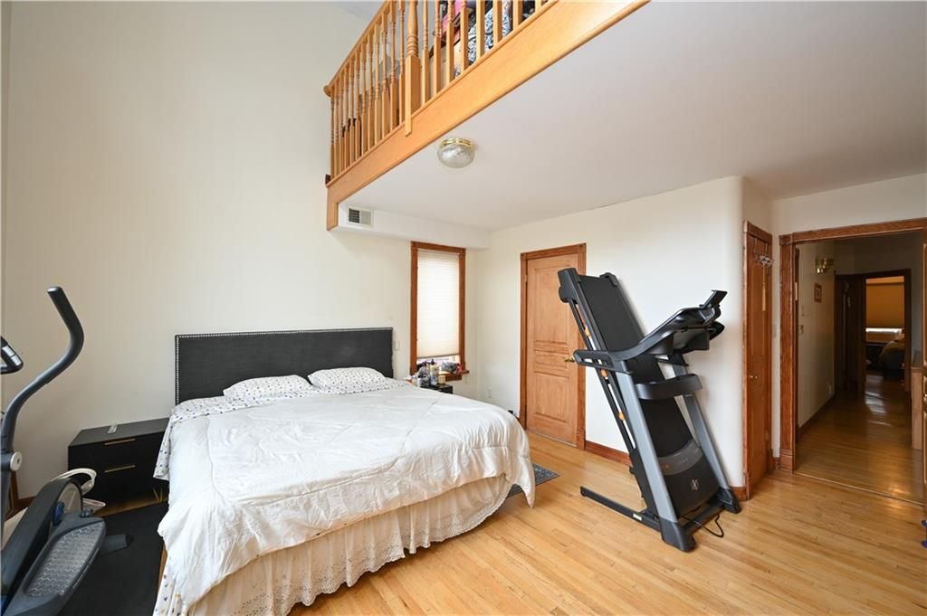 Bedroom, Fitness Equipment, Interior, Wood Texture Flooring