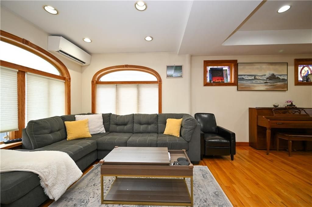 Interior, Living room, Piano, Recessed Lighting, Wood Texture Flooring