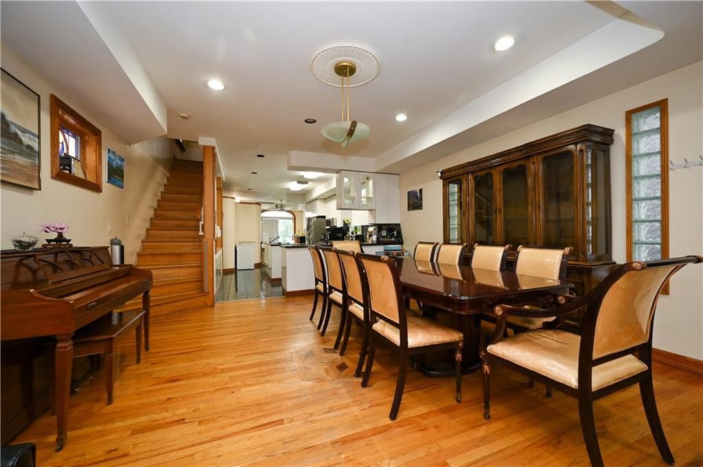 Dining room, Interior, Kitchen, Pendant Lights, Piano, Recessed Lighting, Wood Texture Flooring