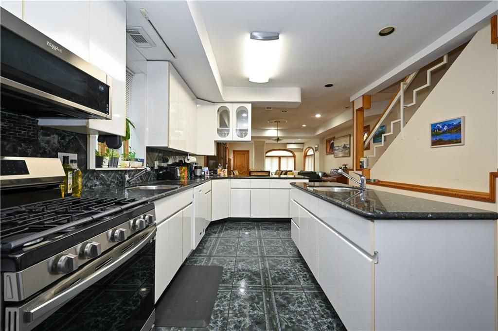 Interior, Kitchen, Pendant Lights, Recessed Lighting, Stainless Steel Appliances
