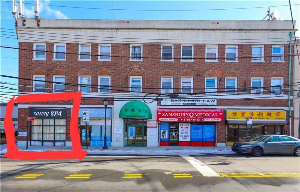 Exterior, Facade, Condo Building