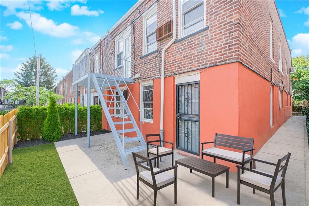 Exterior, Playground