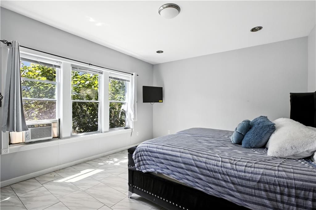 Bedroom, Interior, Marble, Recessed Lighting