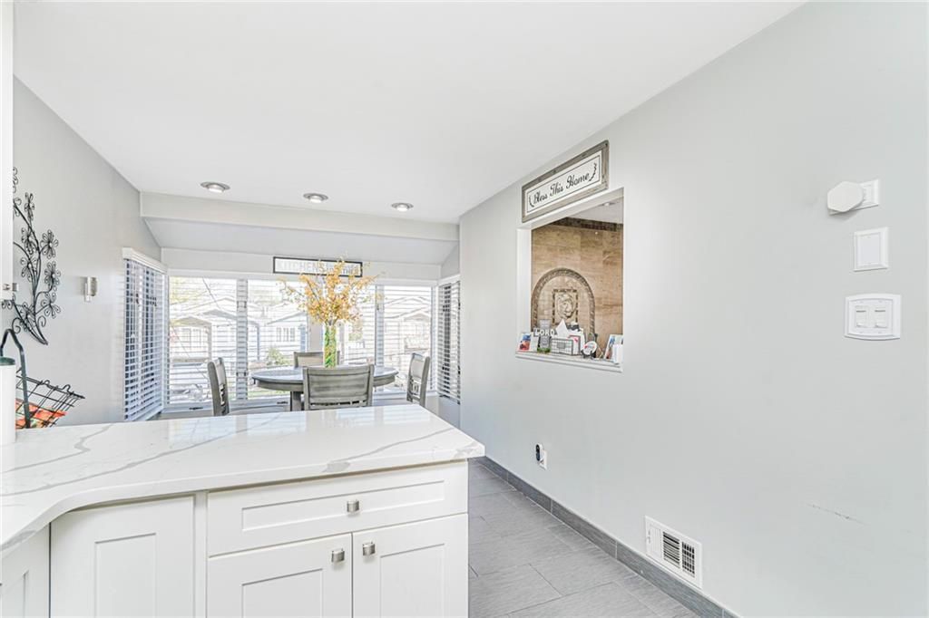 Dining room, Interior, Kitchen, Recessed Lighting