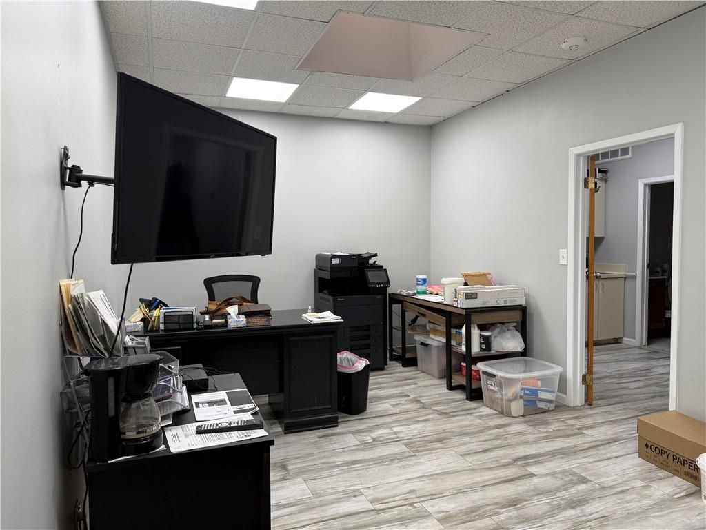 Home Office, Interior, Recessed Lighting, Wood Texture Flooring