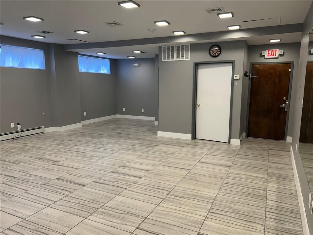Elevator, Empty room, Interior, Recessed Lighting