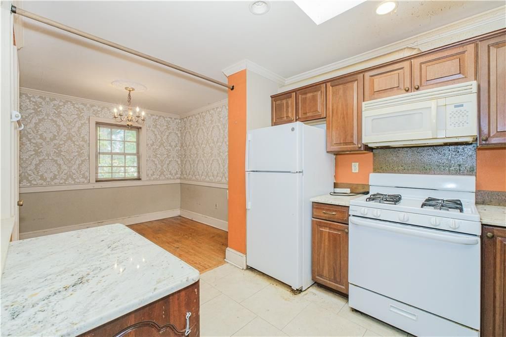 Chandelier, Interior, Kitchen, Recessed Lighting, Wood Texture Flooring