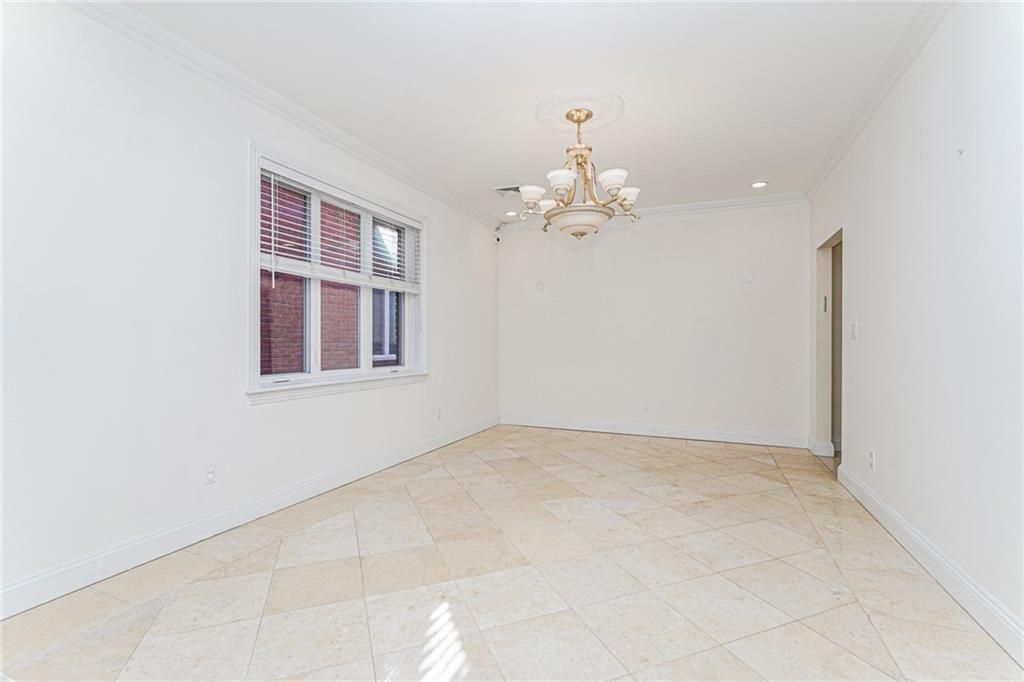 Chandelier, Empty room, Interior, Recessed Lighting