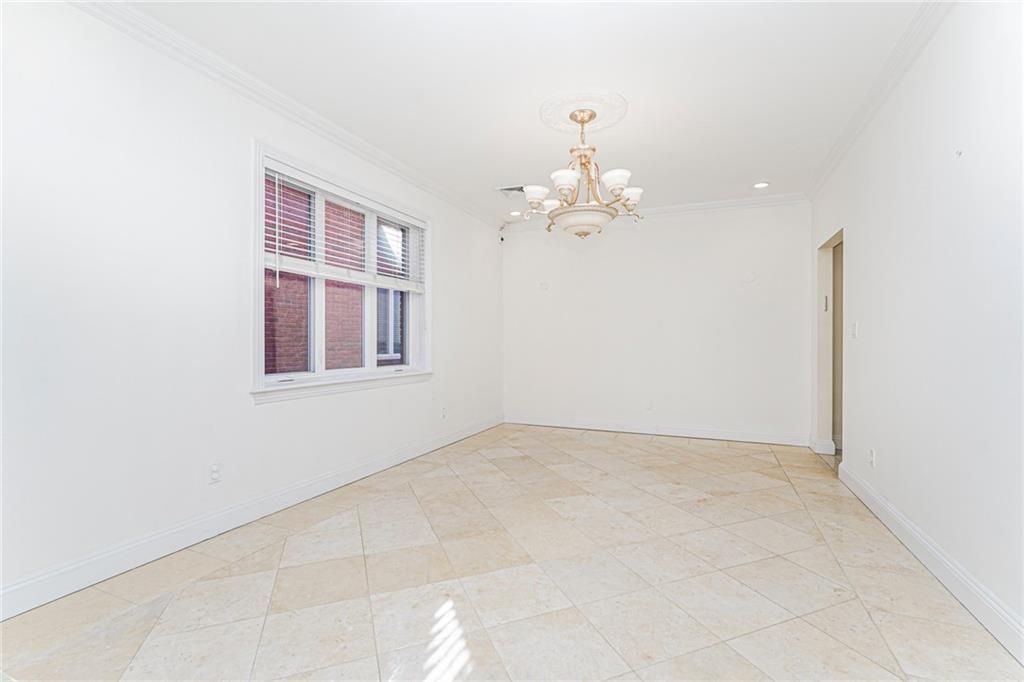 Chandelier, Empty room, Interior, Recessed Lighting