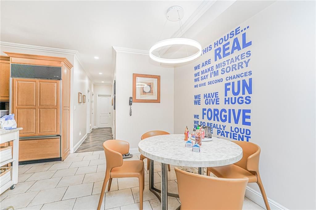Dining room, Interior, Pendant Lights, Recessed Lighting