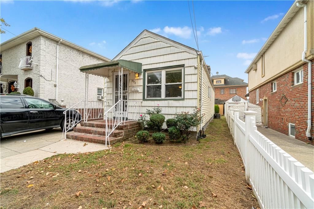 Exterior, Facade, Brick Facade, None