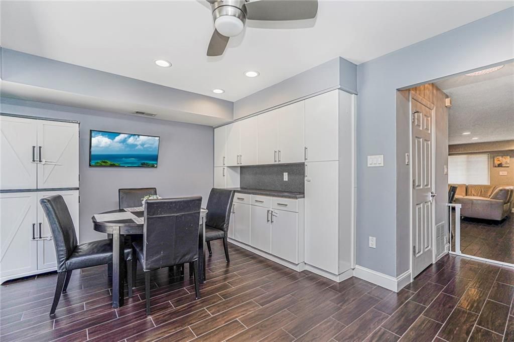 Dining room, Interior, Kitchen, Recessed Lighting, Wood Texture Flooring