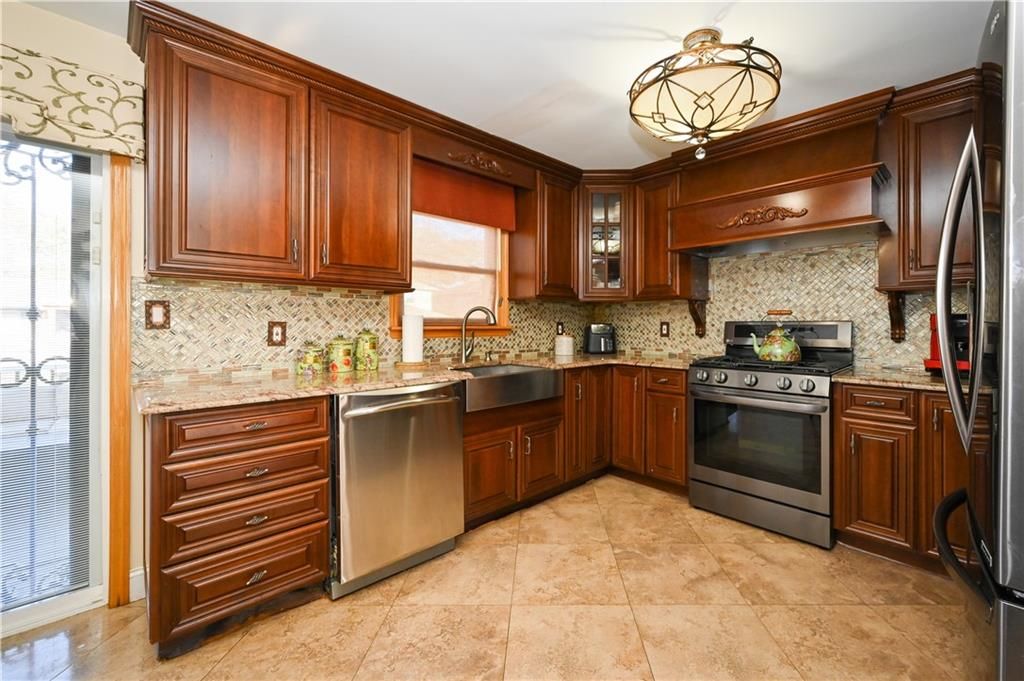 Interior, Kitchen, Stainless Steel Appliances