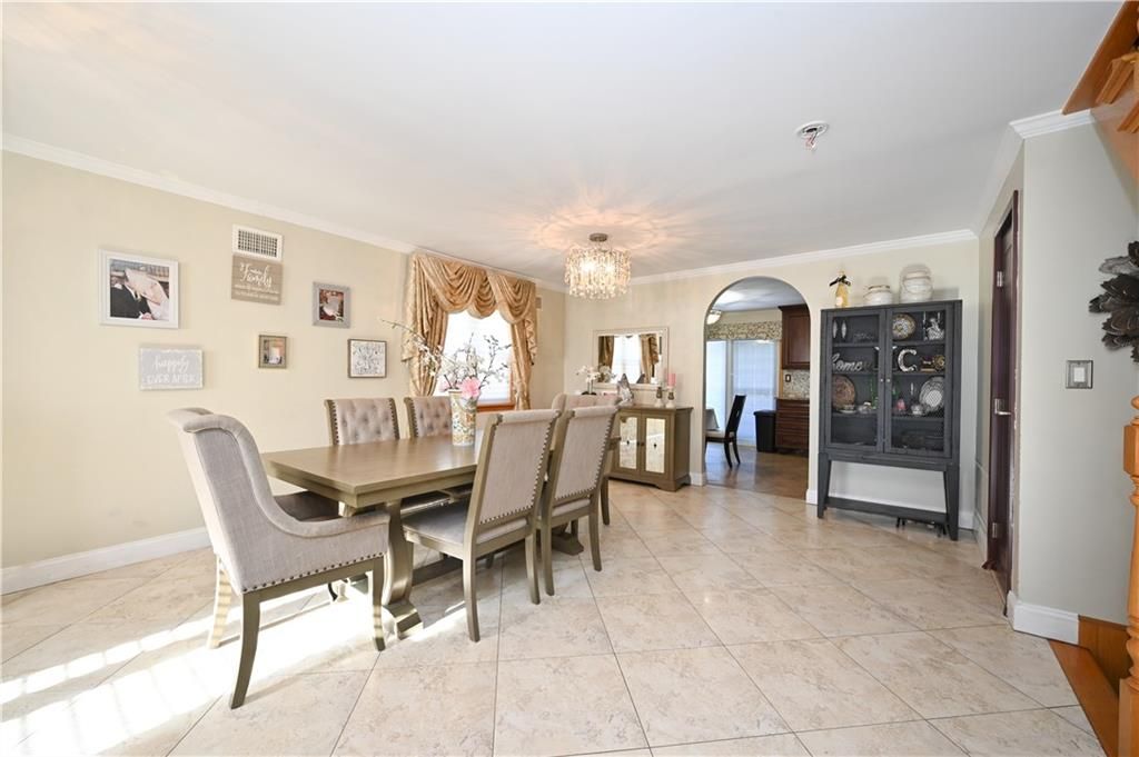 Chandelier, Dining room, Interior