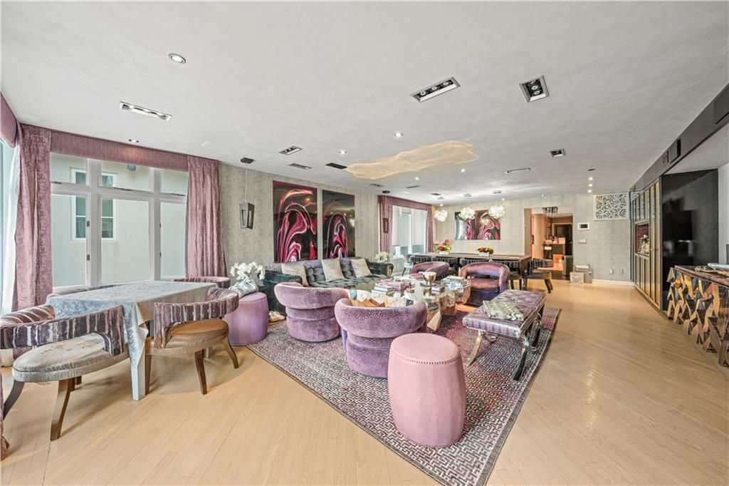 Dining room, Interior, Living room, Pendant Lights, Recessed Lighting, Wood Texture Flooring