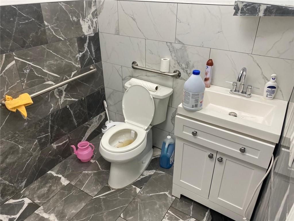 Bathroom, Interior, Marble Walls