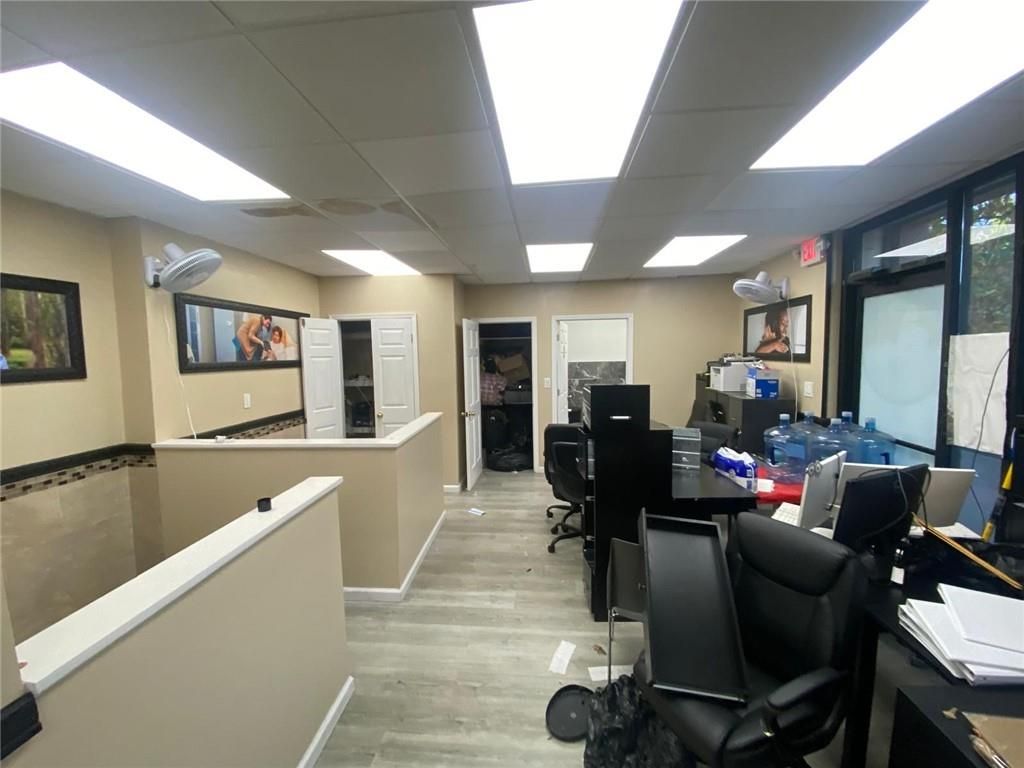 Home Office, Interior, Recessed Lighting, Wood Texture Flooring