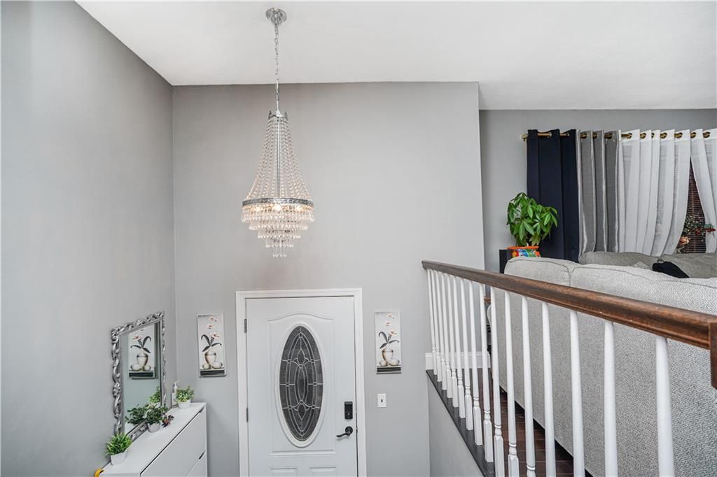 Chandelier, Interior