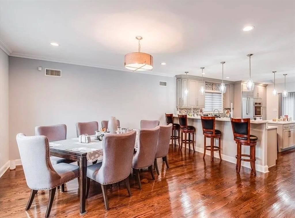 Dining room, Interior, Kitchen, Pendant Lights, Recessed Lighting, Wood Texture Flooring