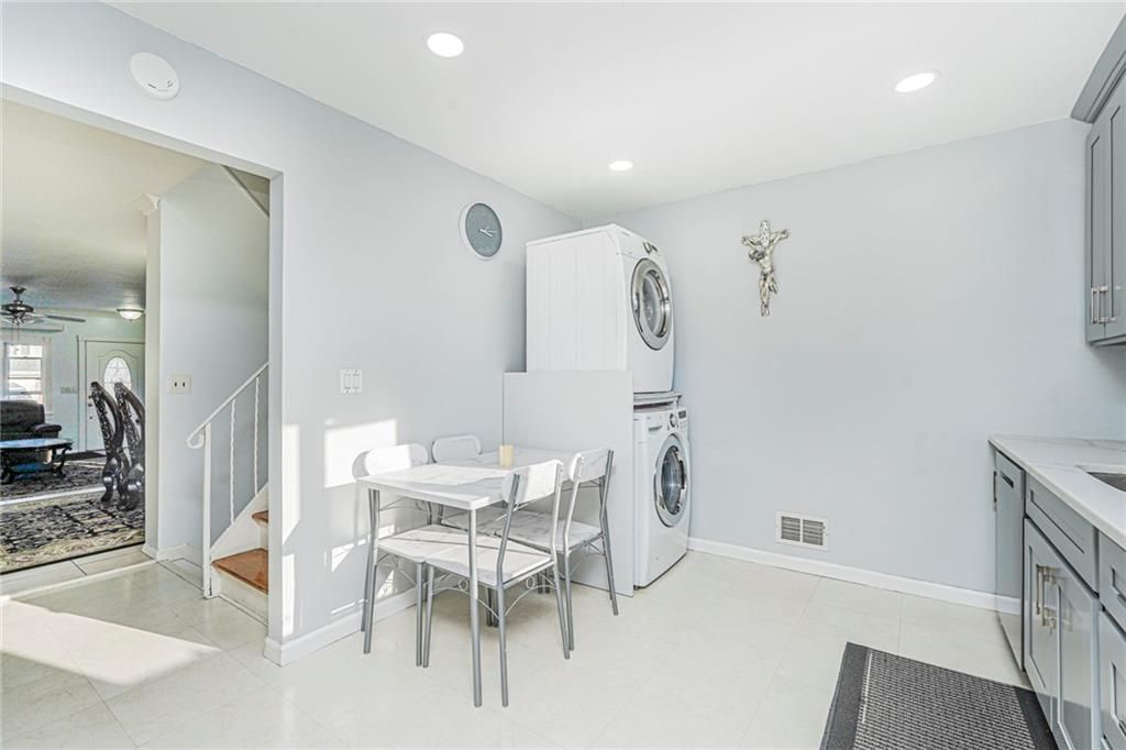 Dining room, Interior, Recessed Lighting, Washer