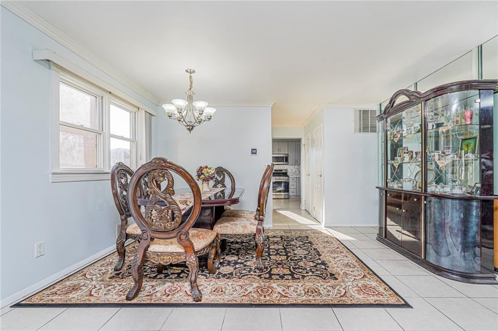 Chandelier, Dining room, Interior