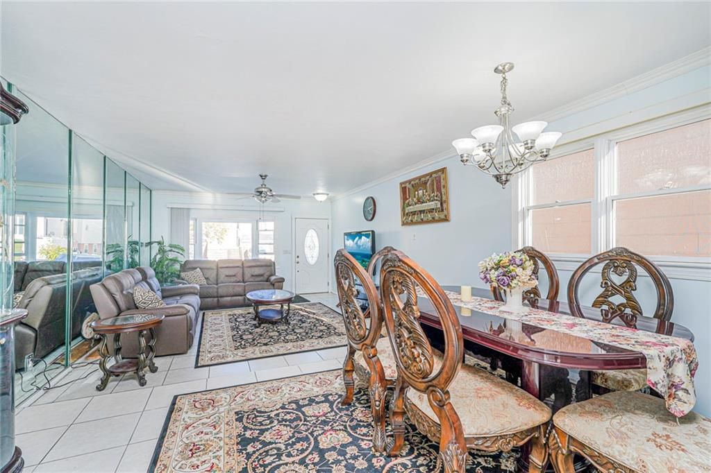 Chandelier, Dining room, Interior, Living room