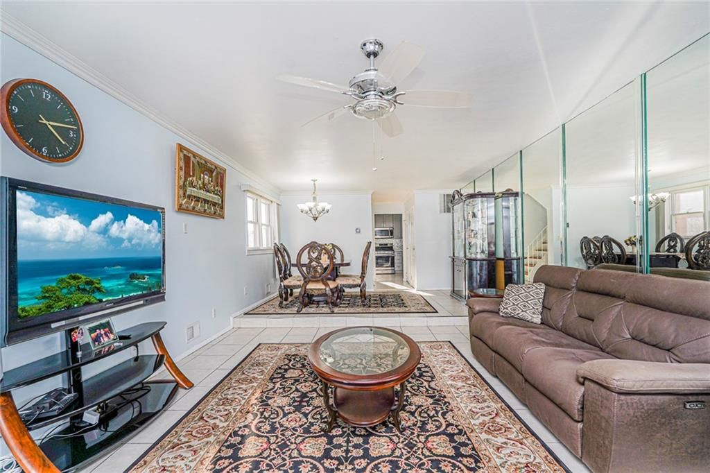 Chandelier, Dining room, Interior, Living room, Water