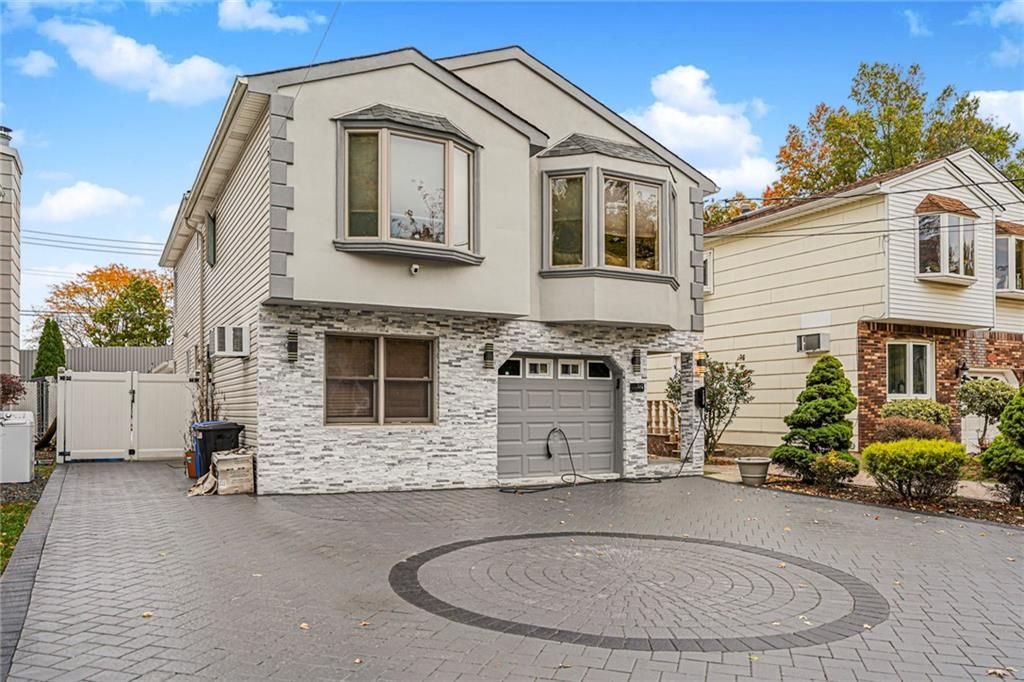 Attached, Exterior, Facade, Brick Facade, Rowhouse