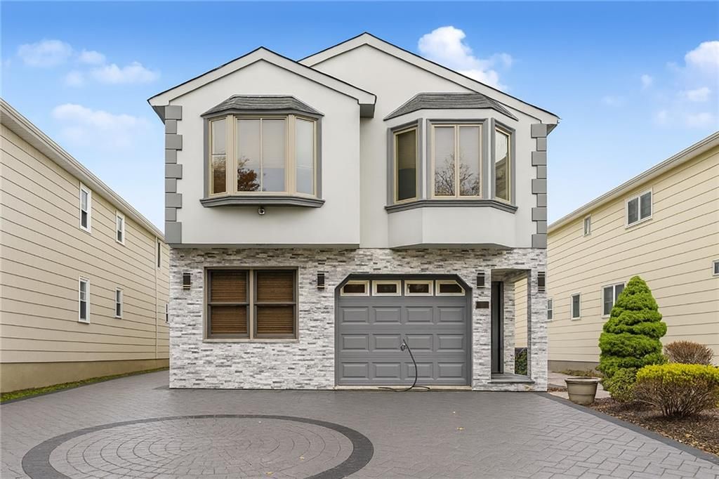 Attached, Exterior, Facade, Farmhouse