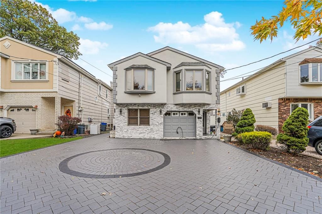 Attached, Exterior, Facade, Brick Facade, Rowhouse