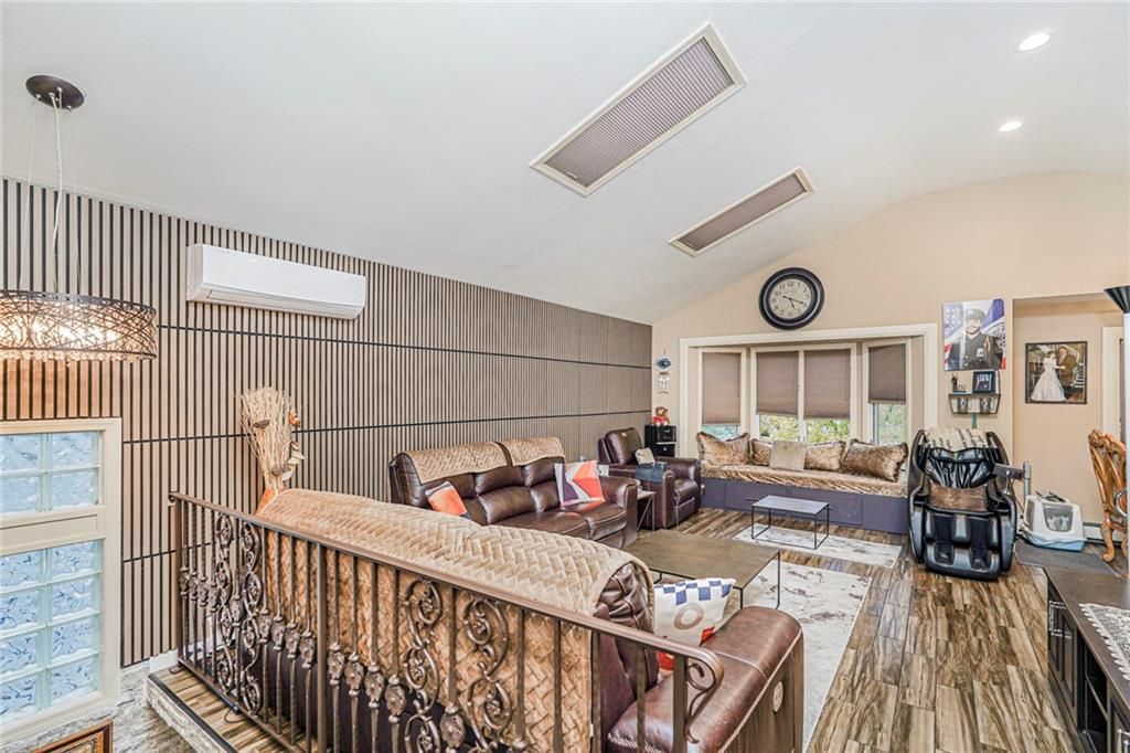 Interior, Living room, Pendant Lights, Recessed Lighting, Wood Texture Flooring