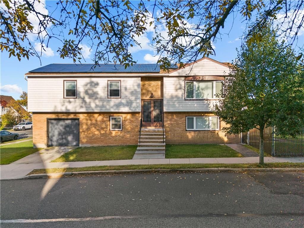 Attached, Exterior, Facade, Brick Facade, Raised Ranch