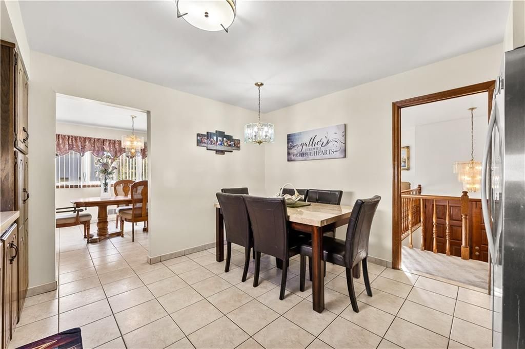 Chandelier, Dining room, Interior, Pendant Lights