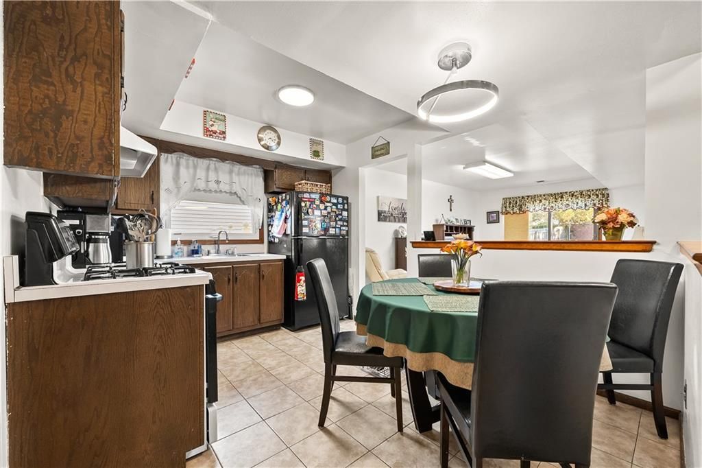 Dining room, Interior, Kitchen, Recessed Lighting