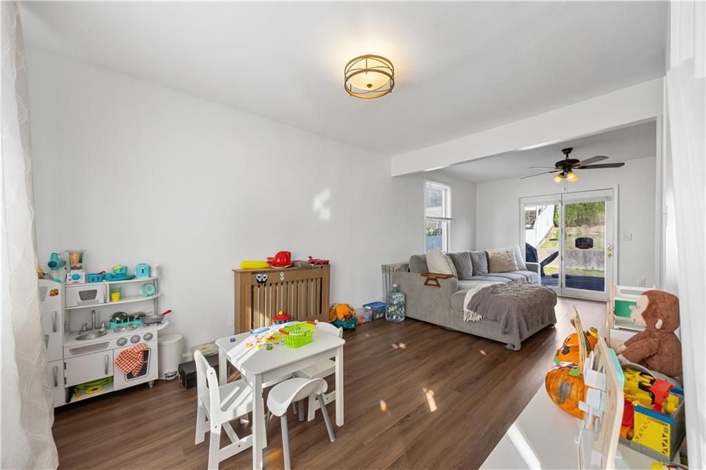 Bedroom, Dining room, Interior, Wood Texture Flooring