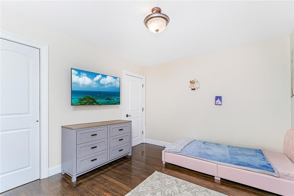 Bedroom, Interior, Water, Wood Texture Flooring