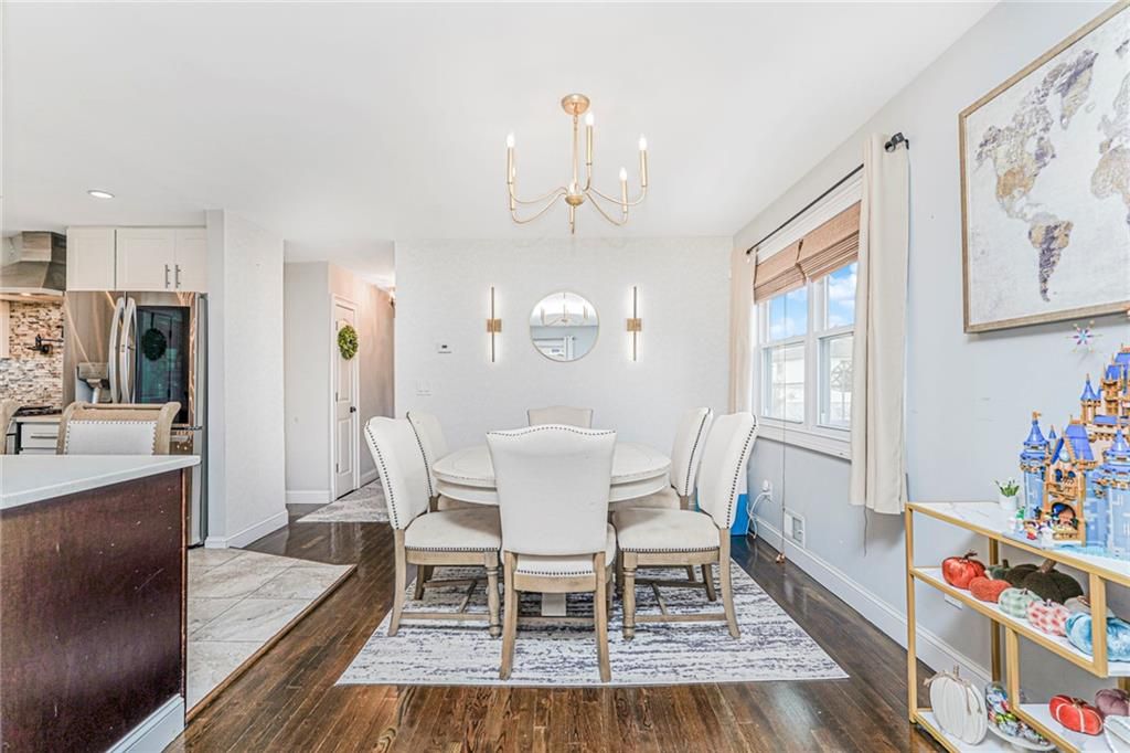 Chandelier, Dining room, Interior, Kitchen, Recessed Lighting, Wood Texture Flooring