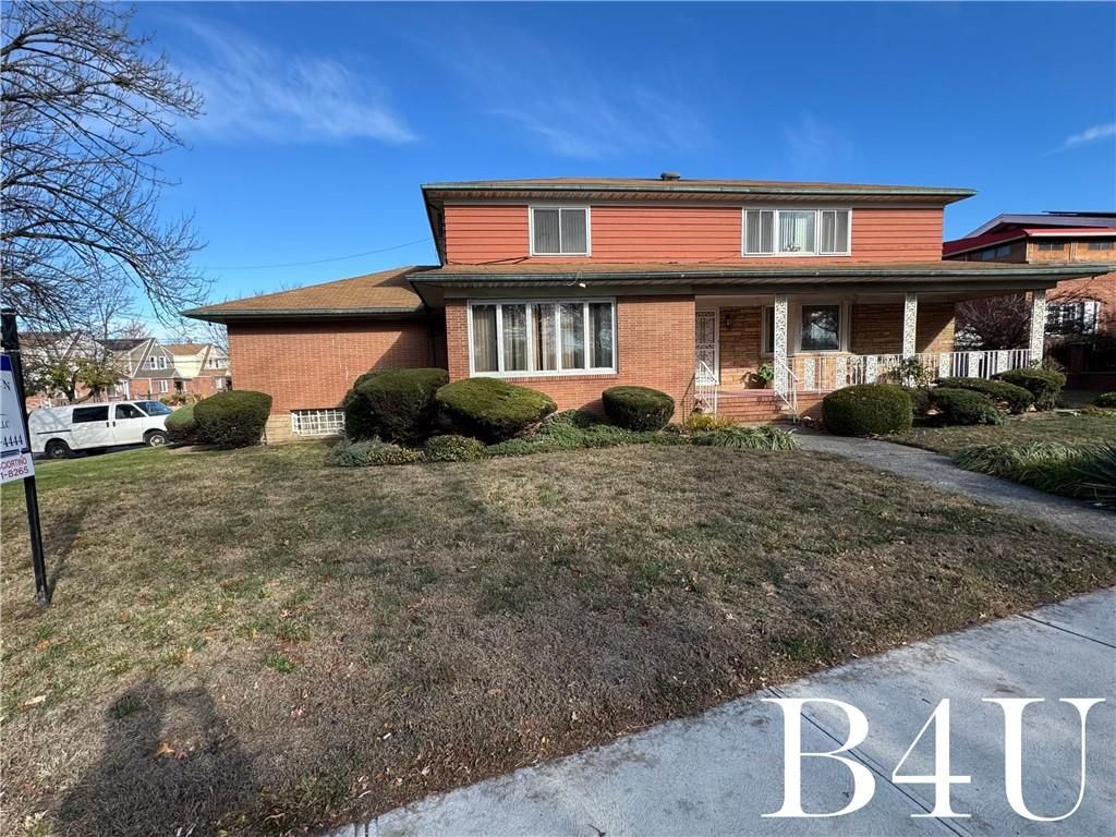 Exterior, Facade, Brick Facade, Split Level