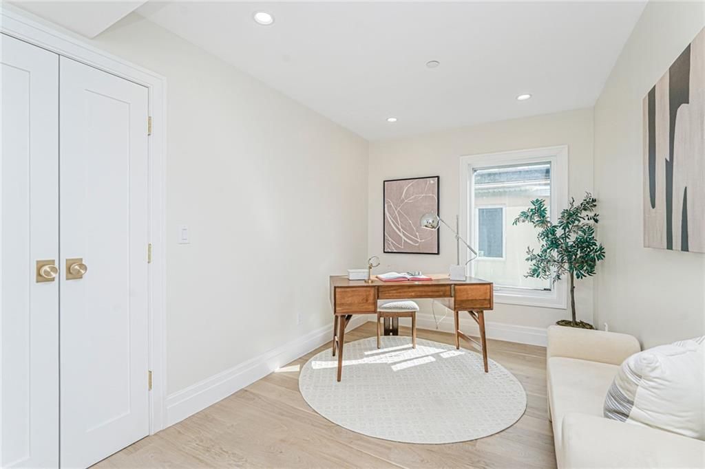 Home Office, Interior, Recessed Lighting, Wood Texture Flooring