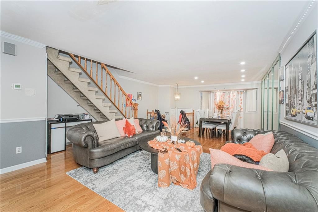 Dining room, Interior, Living room, Pendant Lights, Recessed Lighting, Wood Texture Flooring