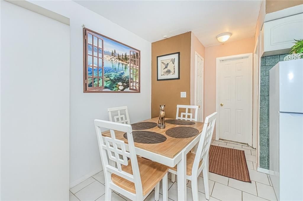 Dining room, Interior