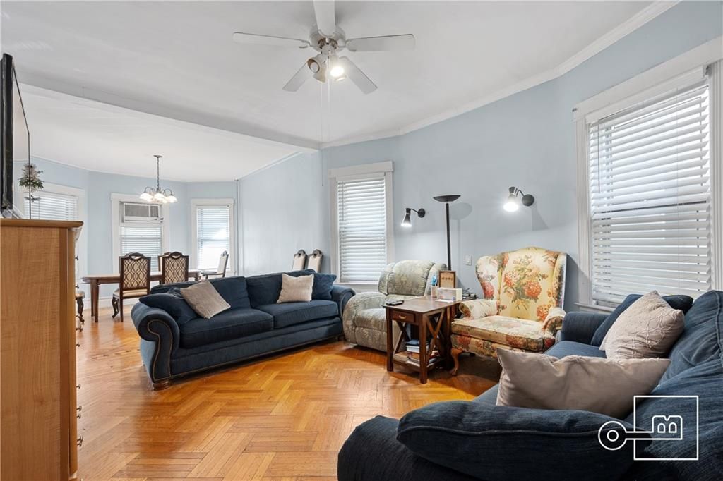 Chandelier, Dining room, Interior, Living room, Pendant Lights, Wood Texture Flooring