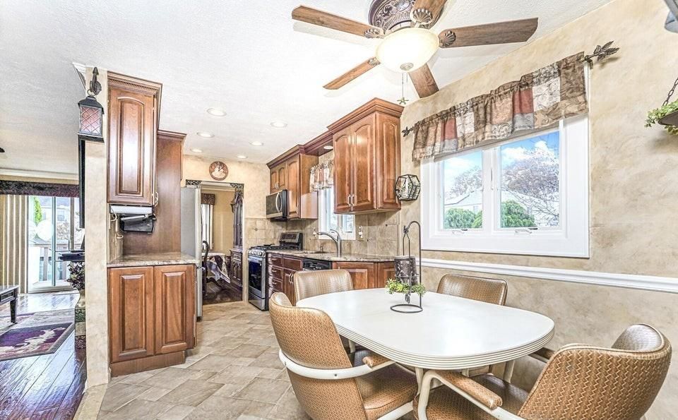 Dining room, Interior, Kitchen, Recessed Lighting