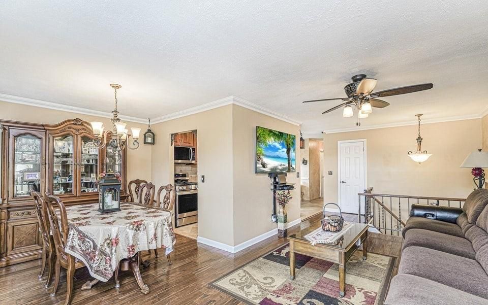 Chandelier, Dining room, Interior, Living room, Pendant Lights, Wood Texture Flooring