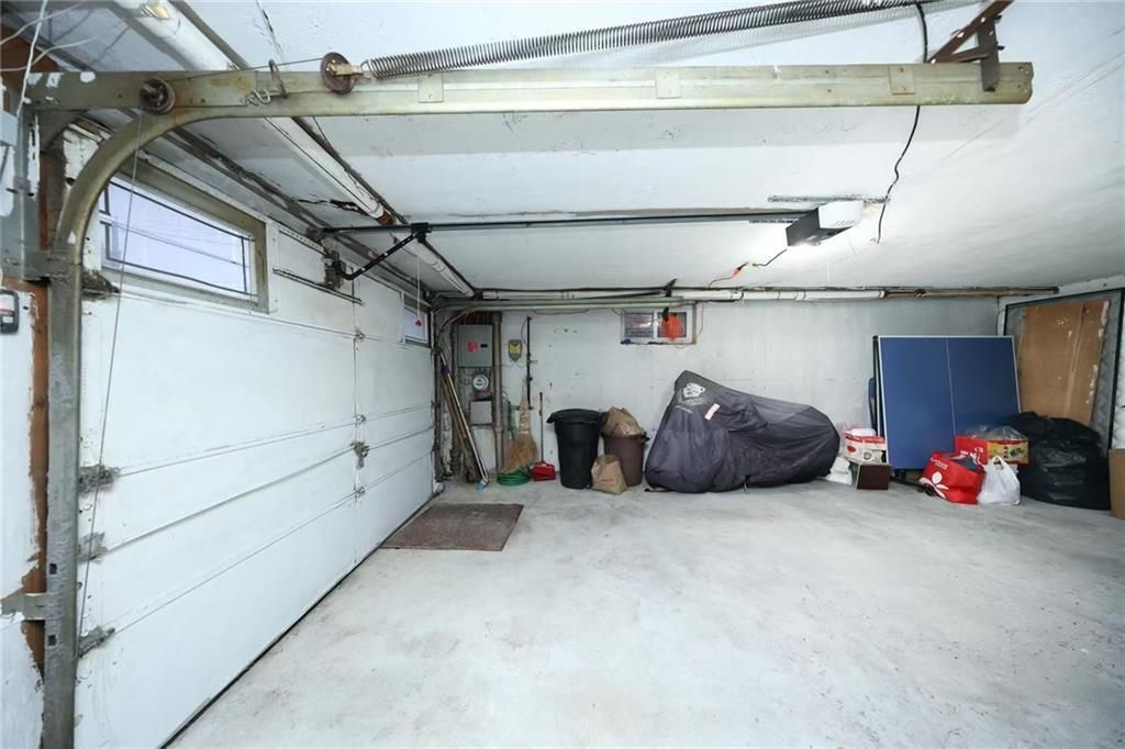 Garage, Interior