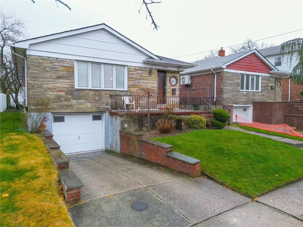 Attached, Exterior, Facade, Brick Facade, American Craftsman