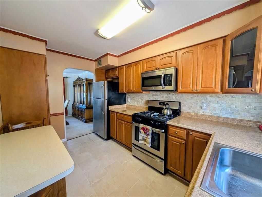 Interior, Kitchen, Stainless Steel Appliances